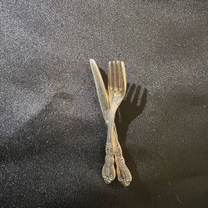 Vintage Silver Tone Knife & Fork Brooch Pin Restauranteur Food Service Hostess